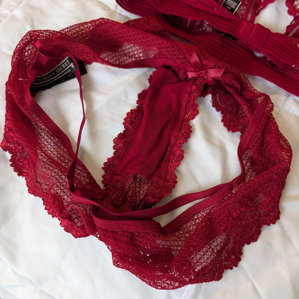 Victoria's Secret Lace Halter Bralette and Panty Set - Deep Red - Picture 3 of 5